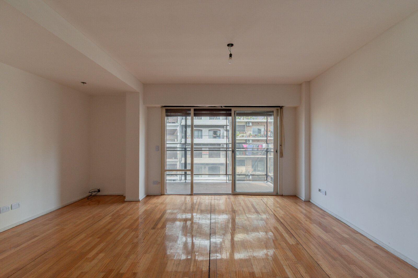 4 Ambientes Al Frente Con Cochera · Subte En La Puerta · En Venta · Almagro
