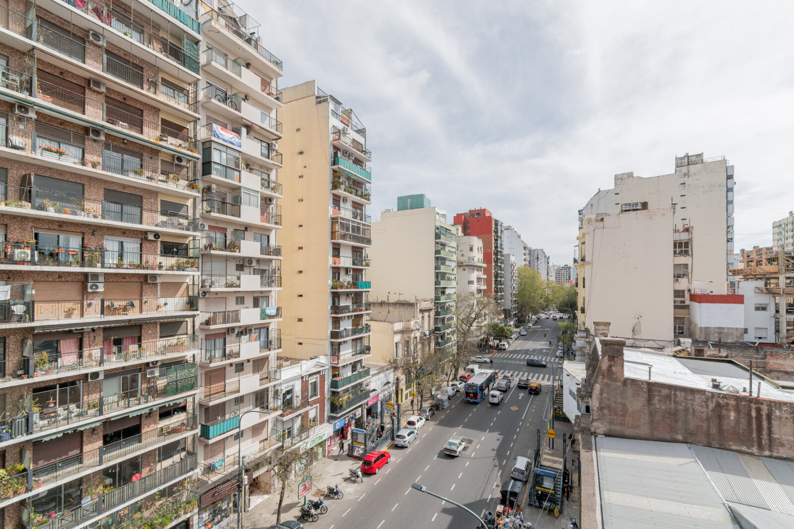4 Ambientes Al Frente Con Cochera · Subte En La Puerta · En Venta · Almagro — foto 6