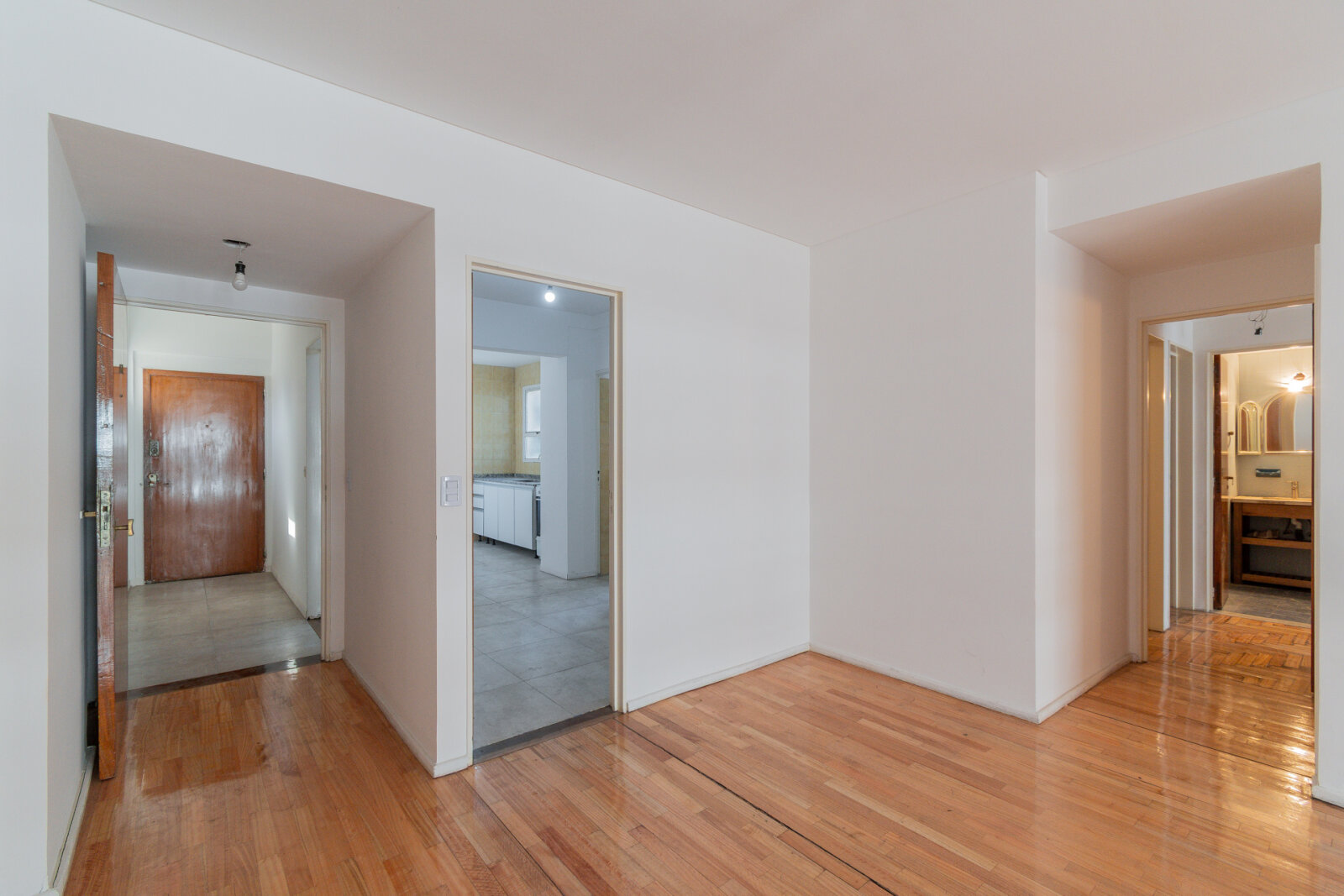 4 Ambientes Al Frente Con Cochera · Subte En La Puerta · En Venta · Almagro - 19