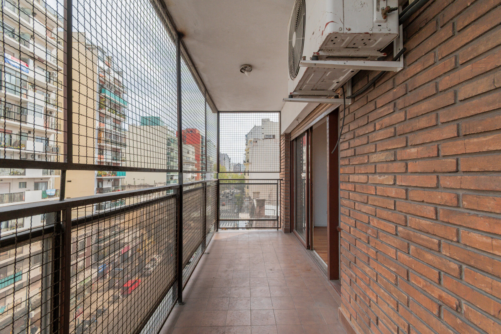 4 Ambientes Al Frente Con Cochera · Subte En La Puerta · En Venta · Almagro — foto 7