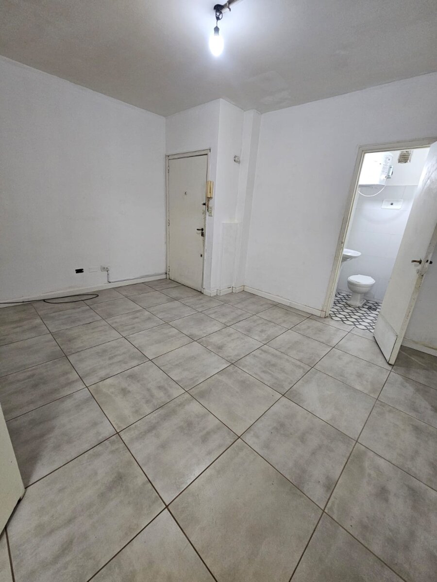 Practico Monoambiente en pleno Almagro