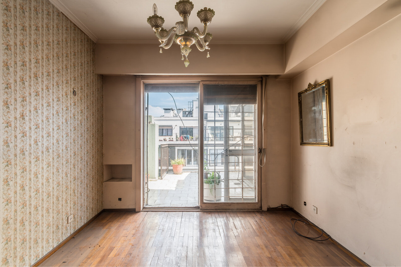 Departamento de dos ambientes con cochera y balcón aterrazado — foto 15