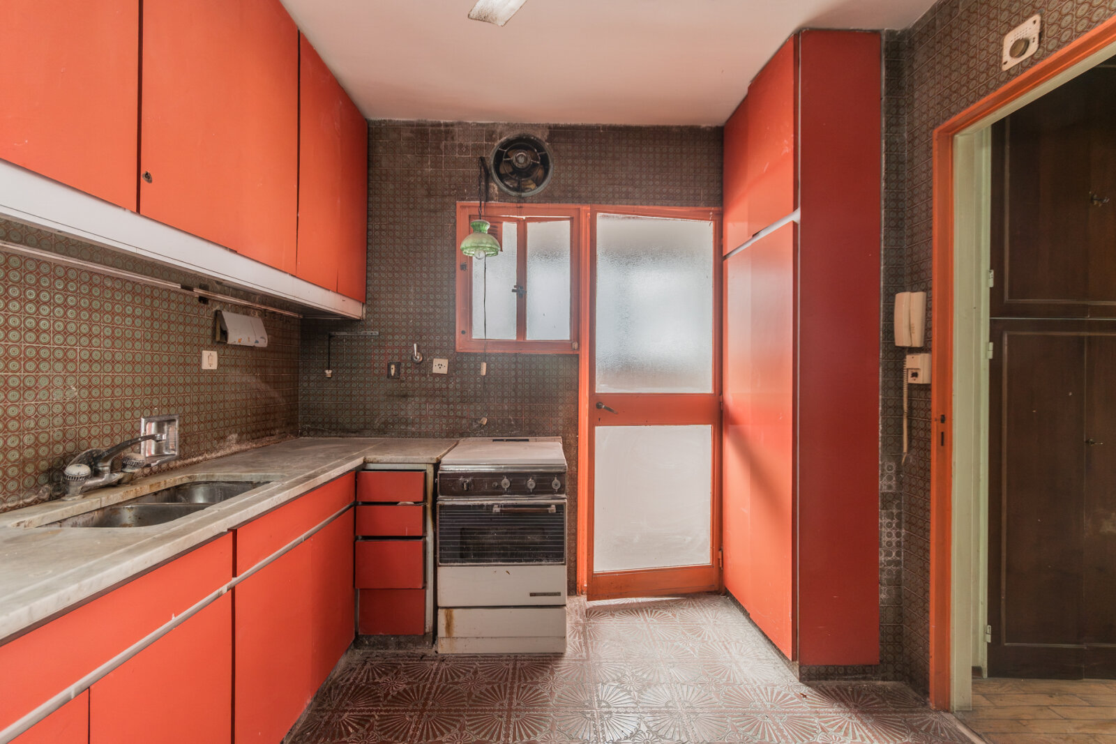 Departamento de dos ambientes con cochera y balcón aterrazado — foto 12