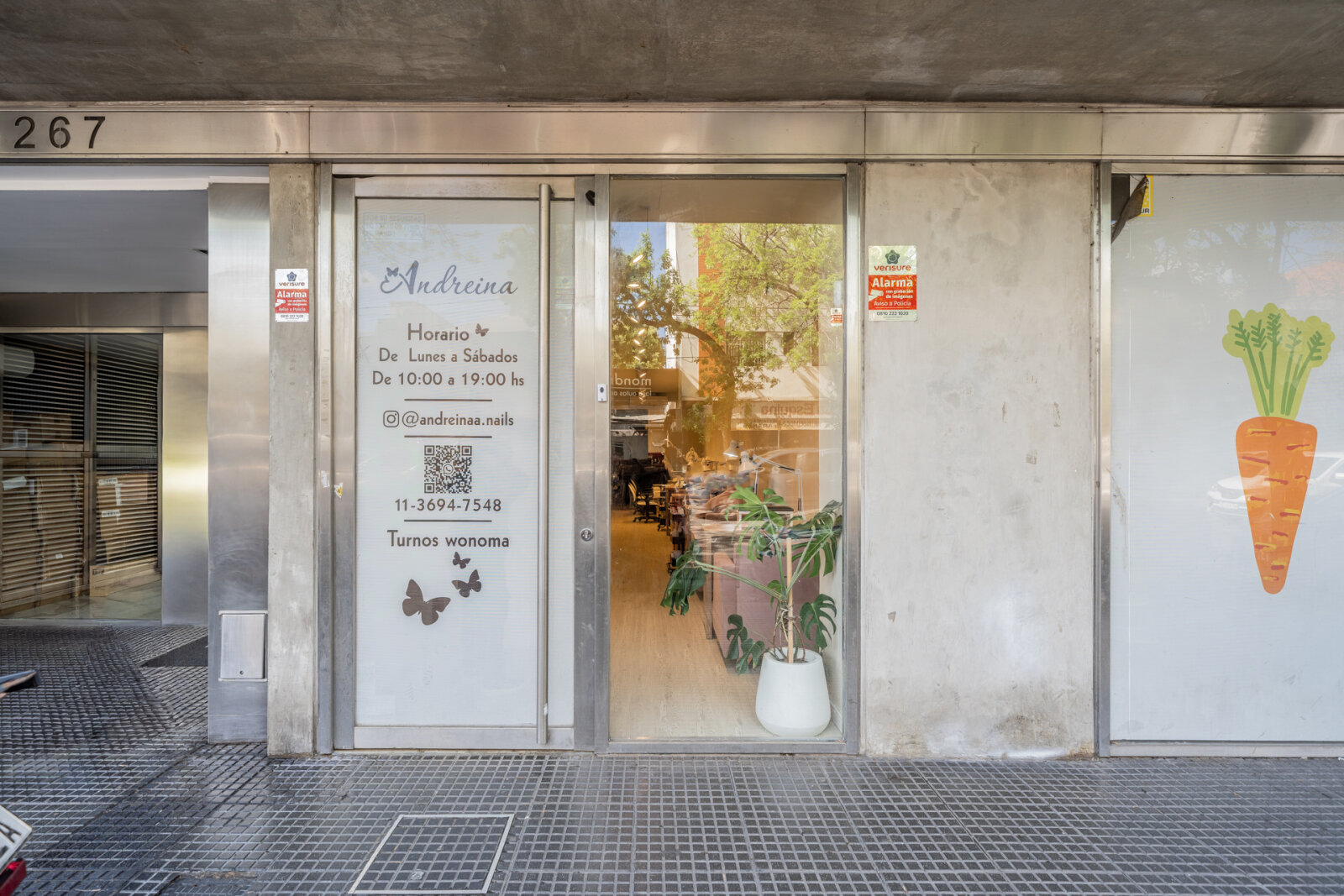 Venta local comercial Av. Córdoba · Vidriera · Con renta - 17