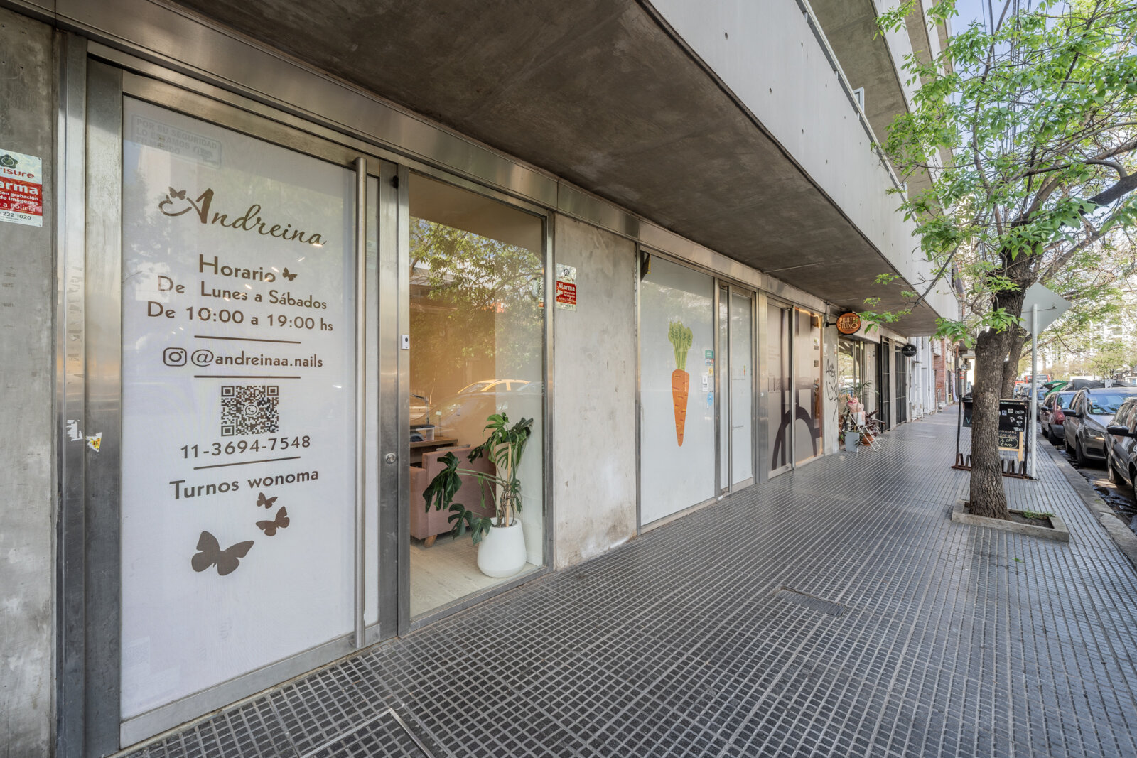 Venta local comercial Av. Córdoba · Vidriera · Con renta - 19