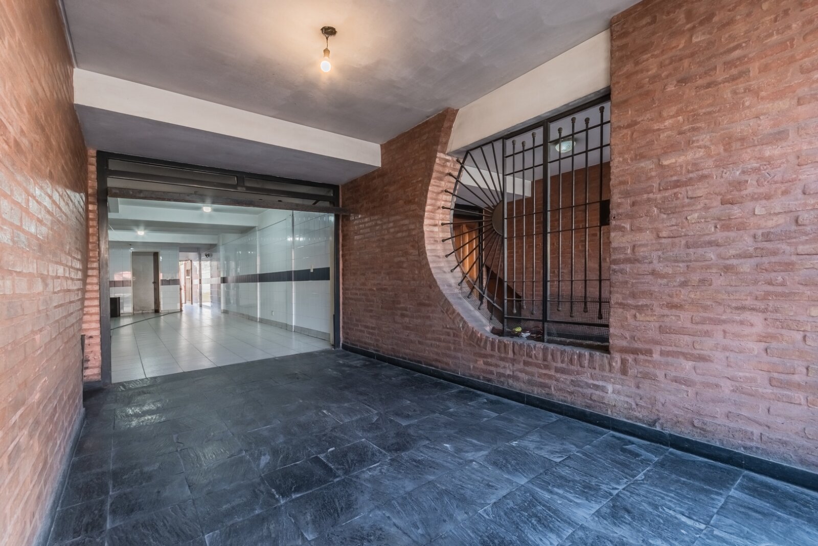 Oportunidad TRIPLEX!!! 5 AMB con PISCINA Y COCHERAS en Pque Chacabuco!! — foto 4