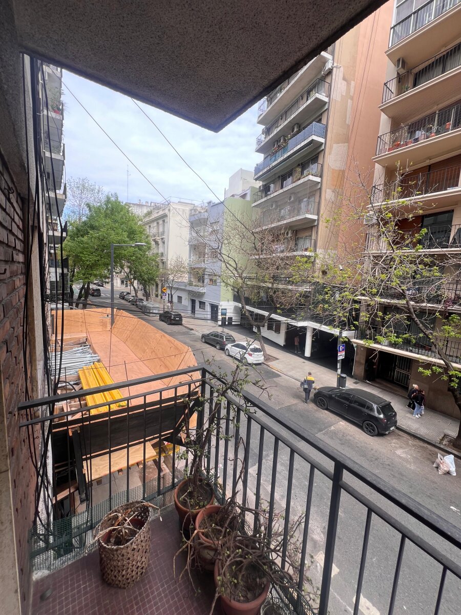 3 AMBIENTES C/ DEPENCIA- Balcón al frente !!! Barrio Norte!! — foto 3
