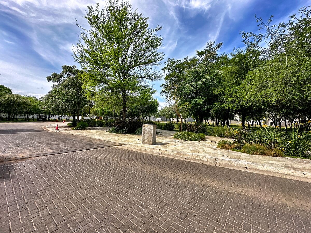 Lote en venta 360 m² apto dúplex en barrio cerrado La Luisita, Zona Sur - 9