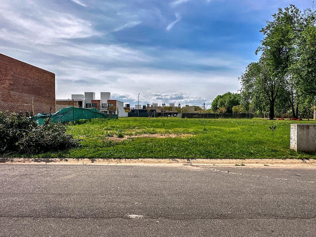 Lote en venta 360 m² apto dúplex en barrio cerrado La Luisita, Zona Sur - 4