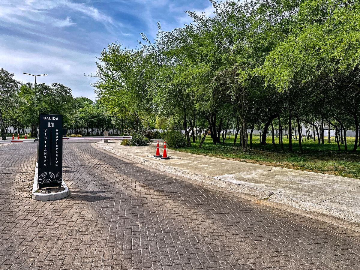 Lote en venta 360 m² apto dúplex en barrio cerrado La Luisita, Zona Sur - 8
