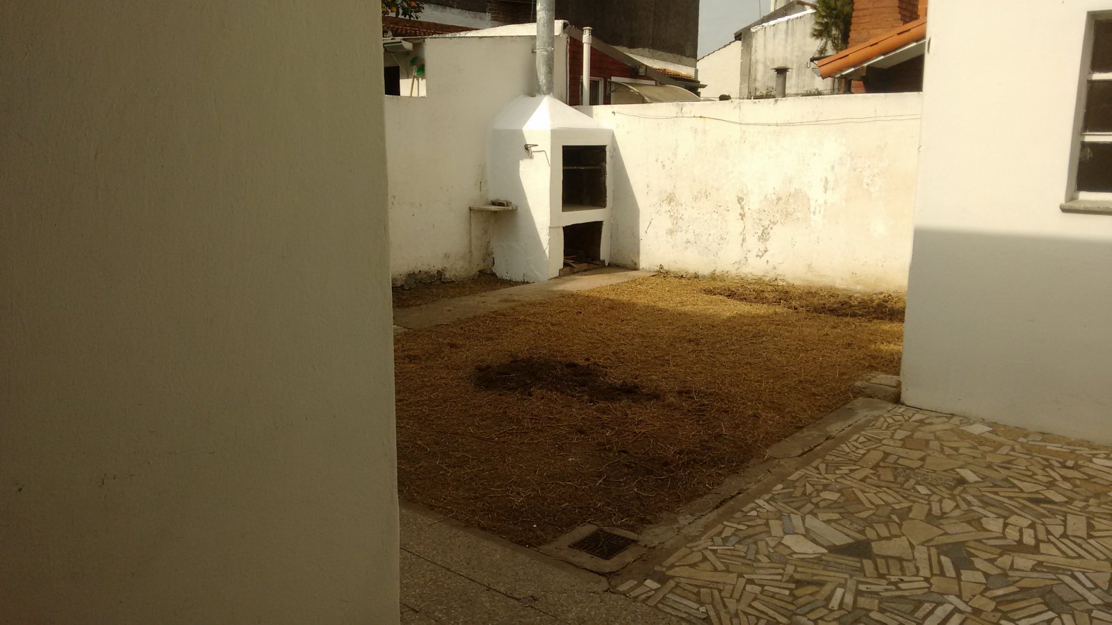 OLIVOS en ALQUILER casa muy comoda con 2 dorm, living comedor, cocina comedor, , baño, garage, patio,jardin y terraza — foto 14