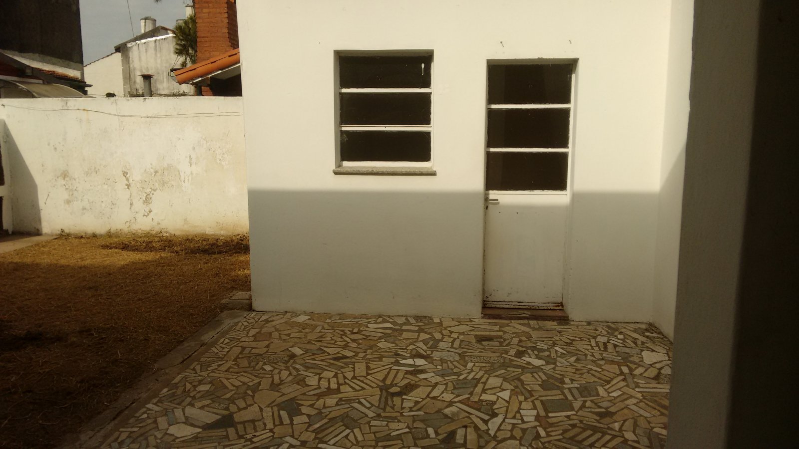 OLIVOS en ALQUILER casa muy comoda con 2 dorm, living comedor, cocina comedor, , baño, garage, patio,jardin y terraza — foto 13