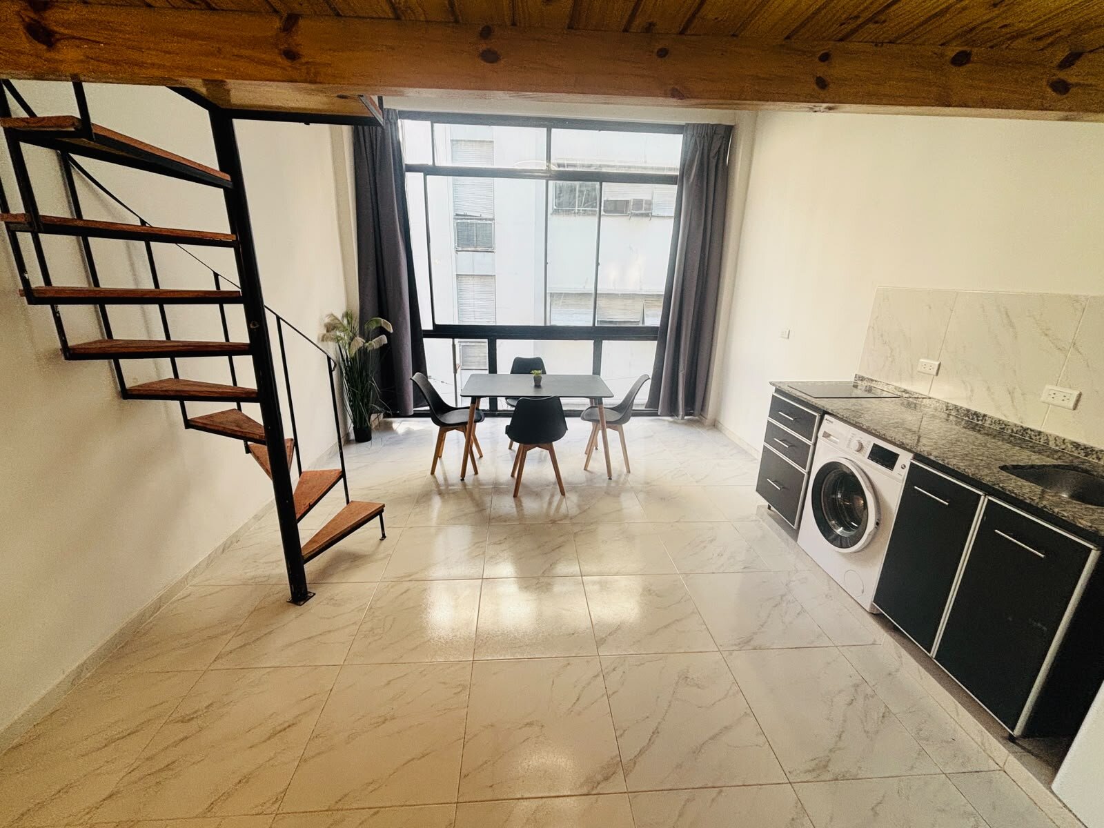 Se vende un agradable departamento tipo Loft refaccionado a nuevo - San Nicolas — foto 2