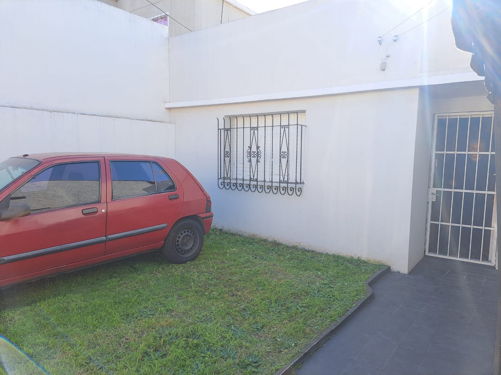 Casa 3 ambientes con fondo y cochera Lanus Este — foto 2