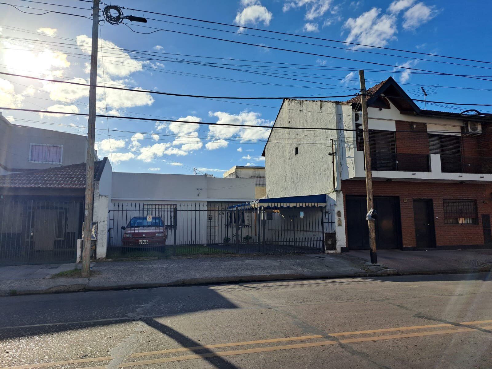 Casa 3 ambientes con fondo y cochera Lanus Este - 22