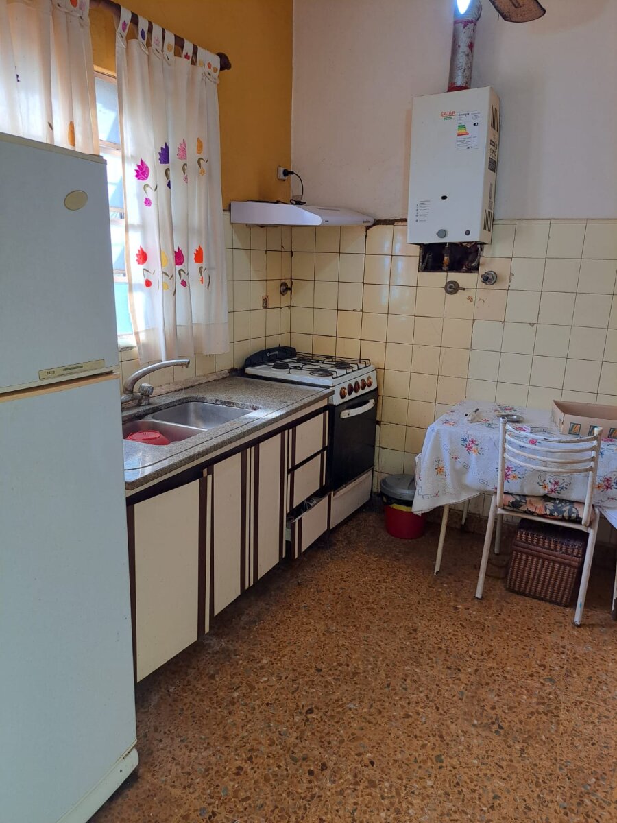 Casa 3 ambientes con fondo y cochera Lanus Este — foto 6