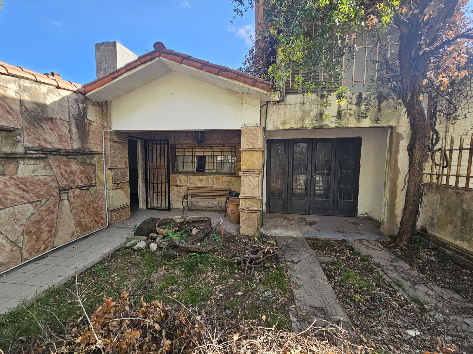 Casa a refaccionar en linda zona para inversión — foto 15