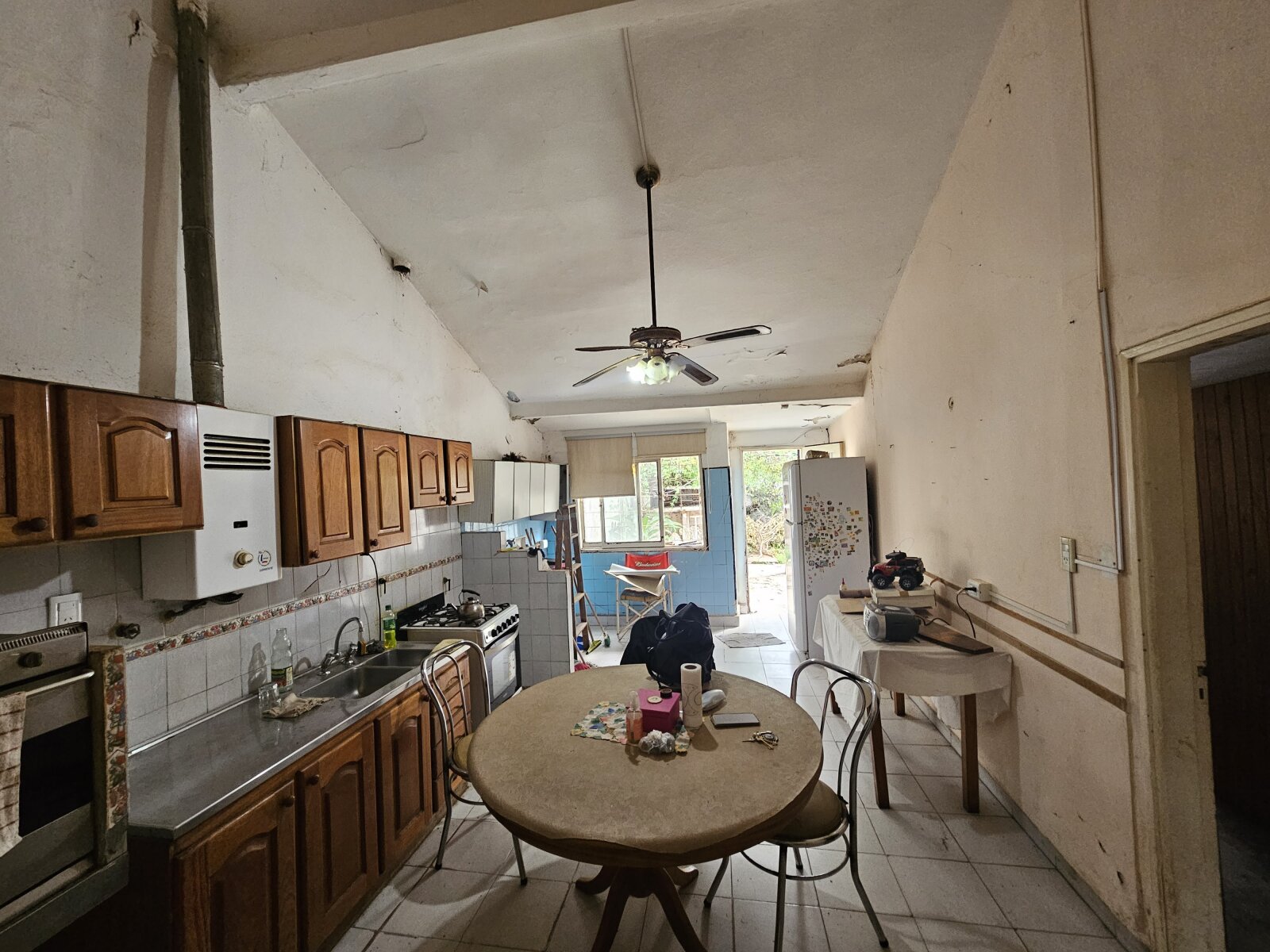 Casa a refaccionar en linda zona para inversión — foto 3