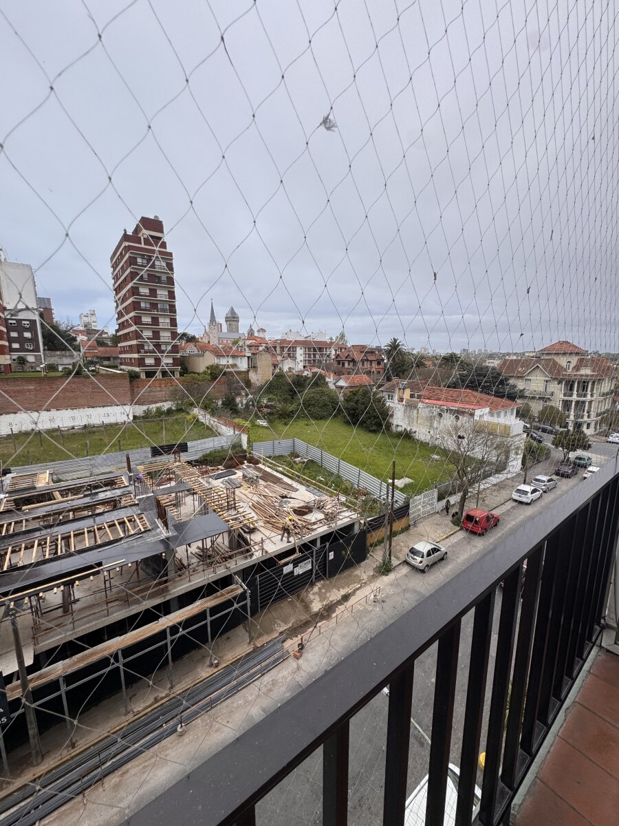 1 AMB CON BALCÓN AL FRENTE GÜEMES Y COLÓN — foto 7
