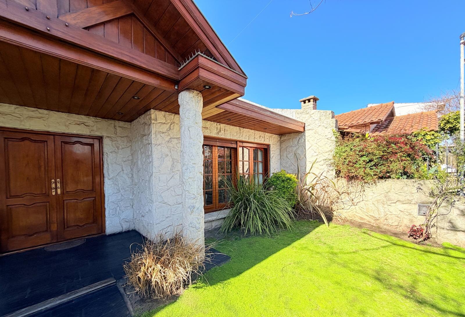 VENTA CASA CHALET 4 AMBIENTES CON JARDIN Y GARAGE — foto 4