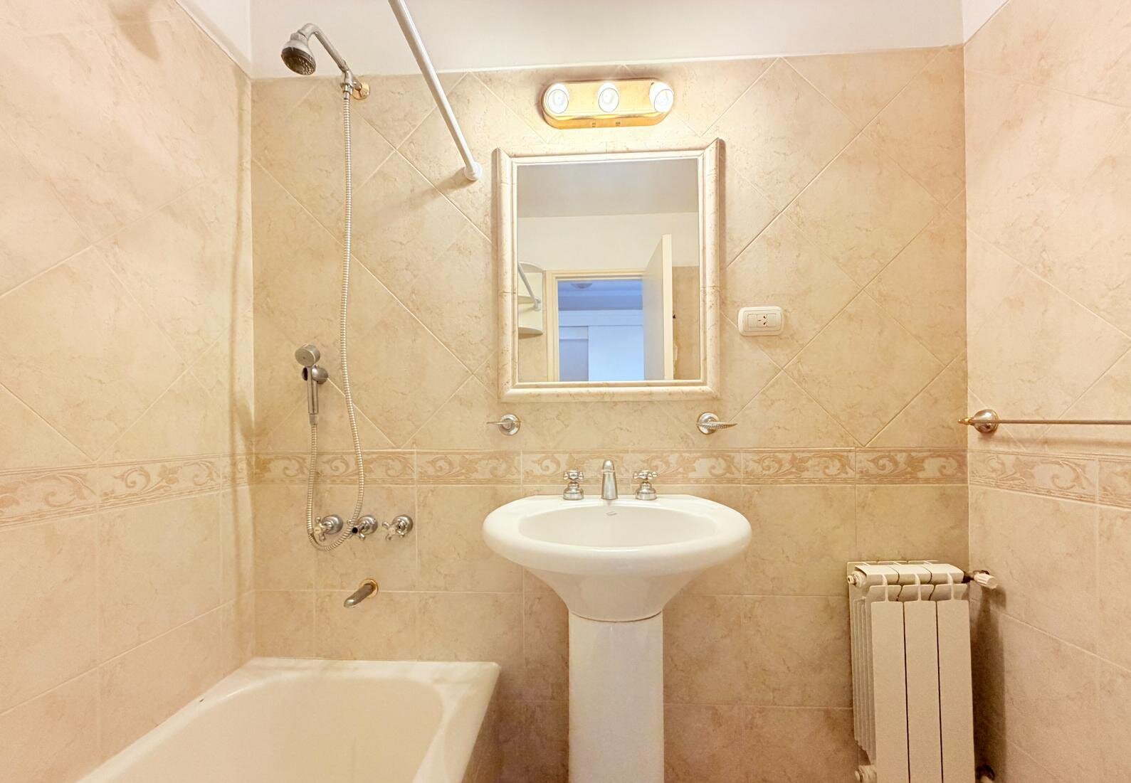 VENTA CASA CHALET 4 AMBIENTES CON JARDIN Y GARAGE — foto 14