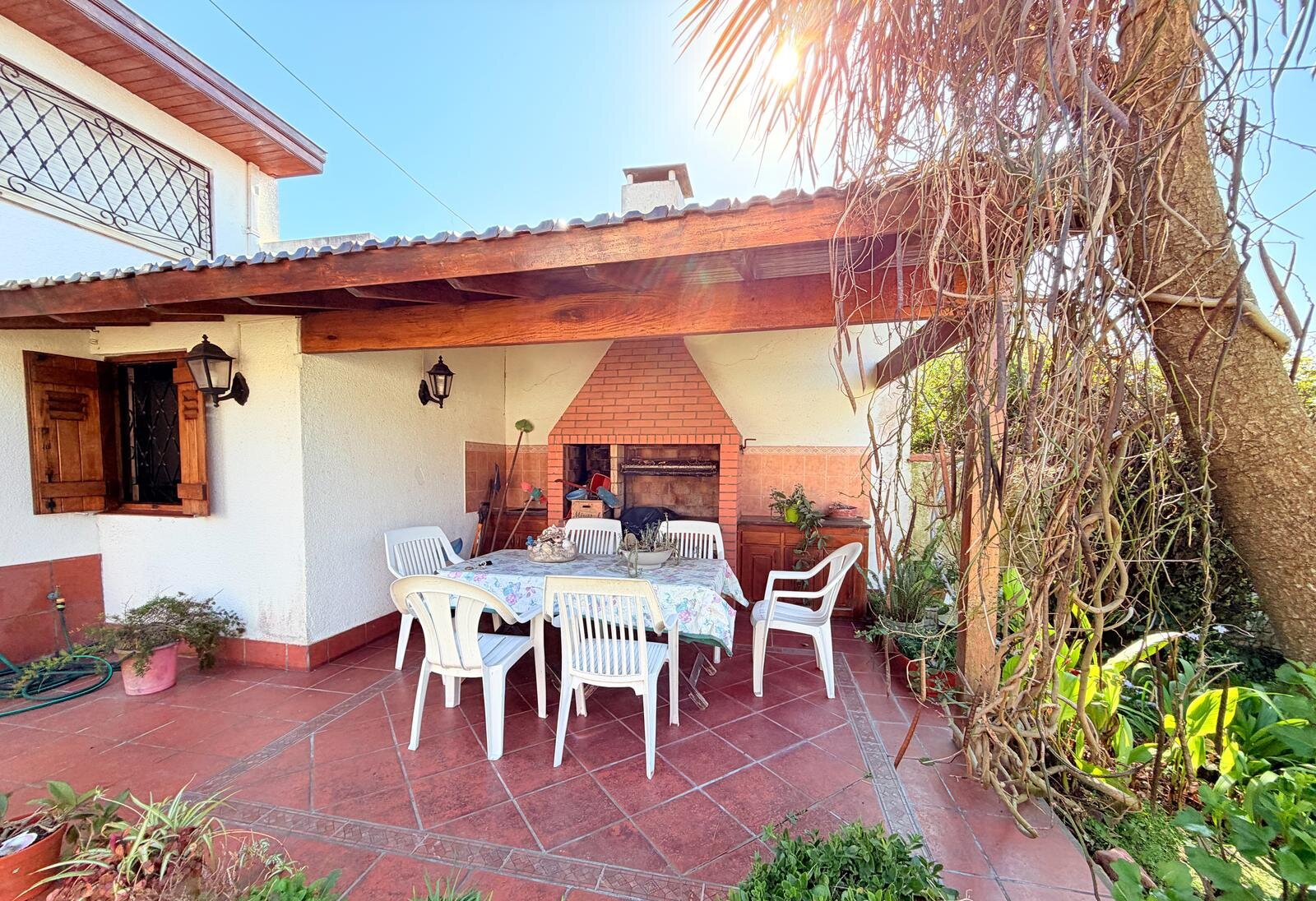 VENTA CASA CHALET 4 AMBIENTES CON JARDIN Y GARAGE - 26