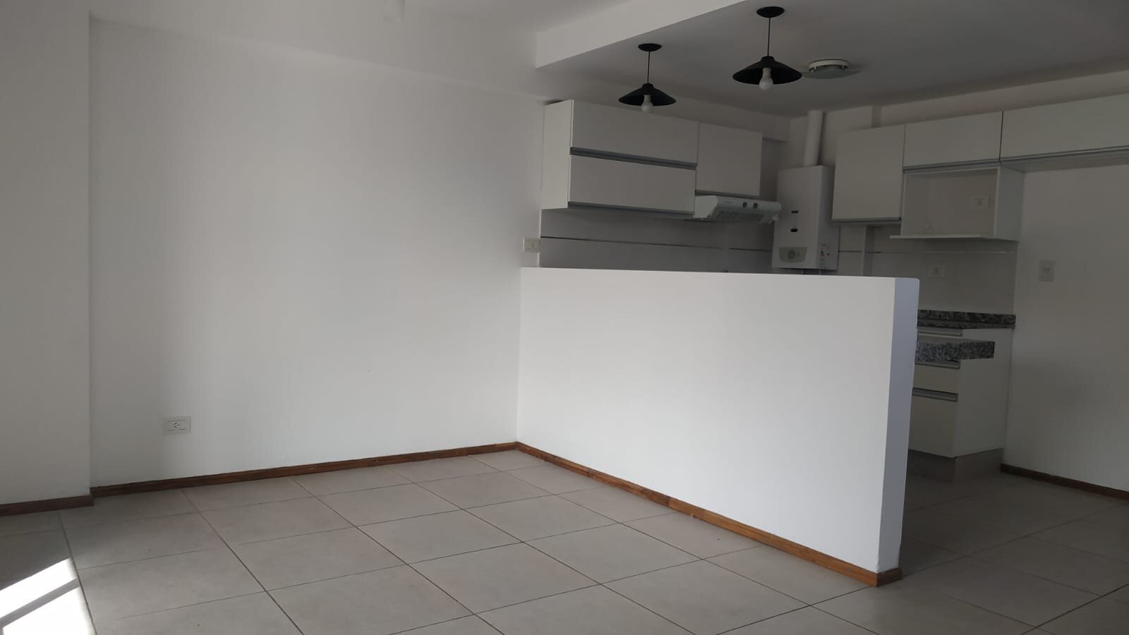 ALQUILER UN DORMITORIO CON COCHERA ECHESORTU — foto 5
