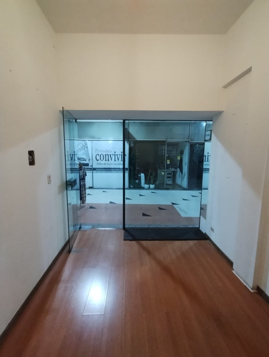 Local comercial en Galería Rustique - PB y Sótano - 18m² - Retiro - 3