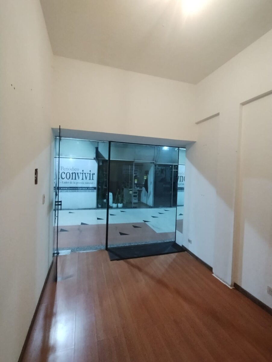 Local comercial en Galería Rustique - PB y Sótano - 18m² - Retiro - 1