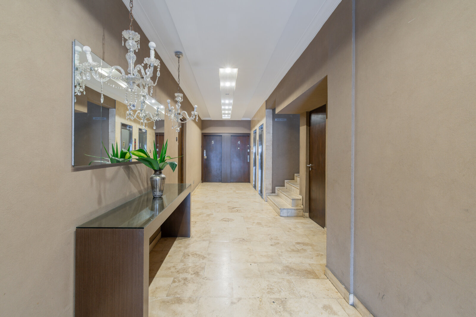 VENTA. 3 AMBIENTES CON BALCÓN EN VILLA URQUIZA. MUY LUMINOSO Y SILENCIOSO. EDIFICIO REACONDICIONADO. - 25