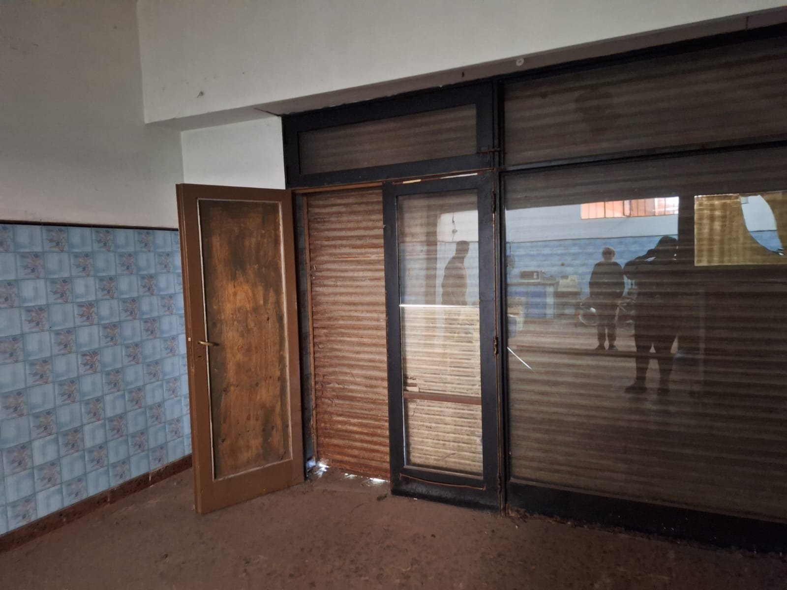 CASA 4 AMBIENTES CON LOCAL VENTA EN BLOCK - 27