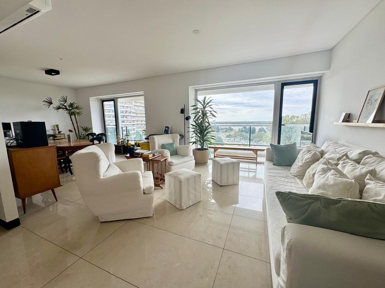 Departamento de 3 dormitorios en Alquiler -Aqualina