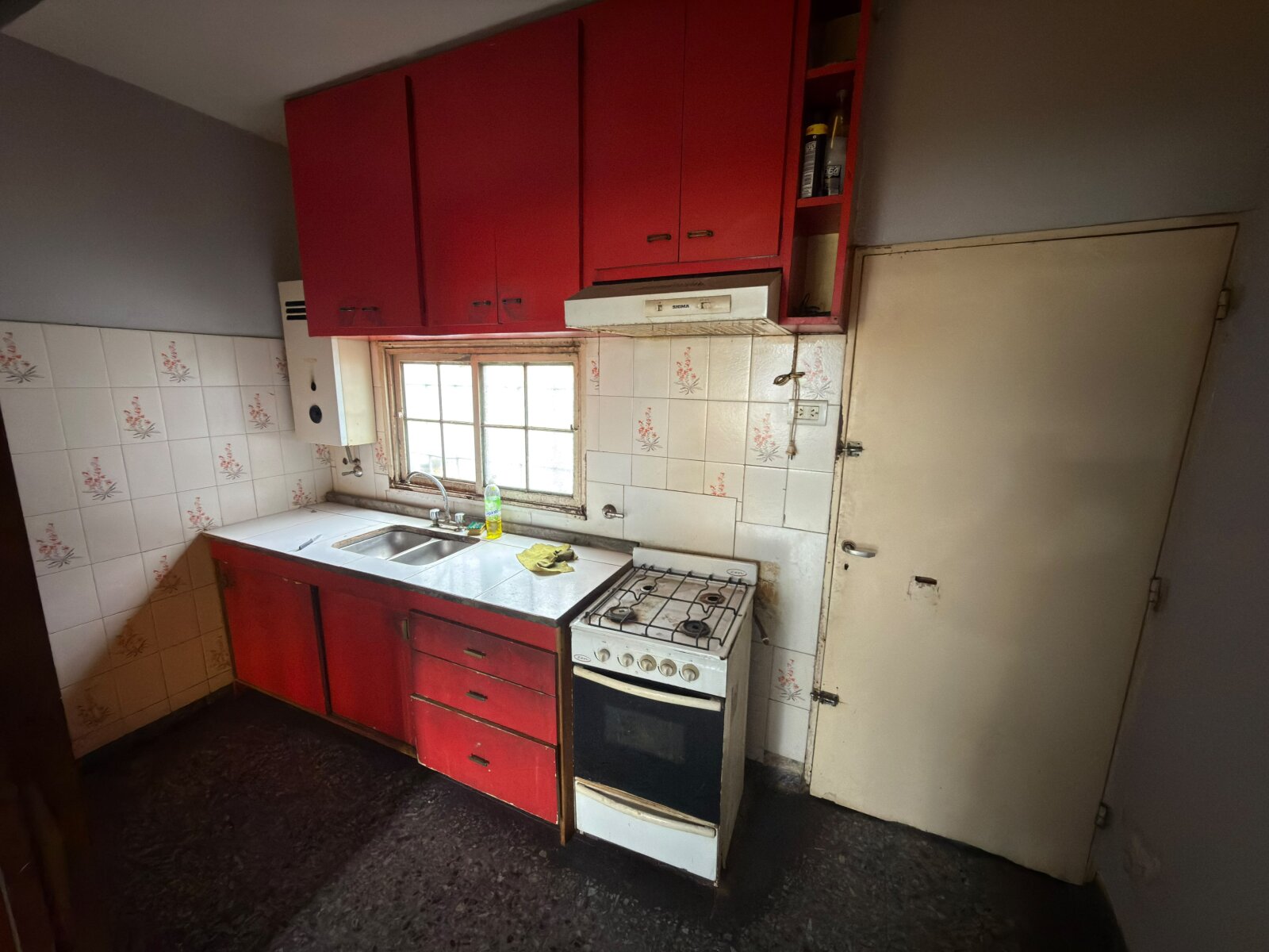 Casa de 2 dormitorios con local comercial y cochera — foto 4