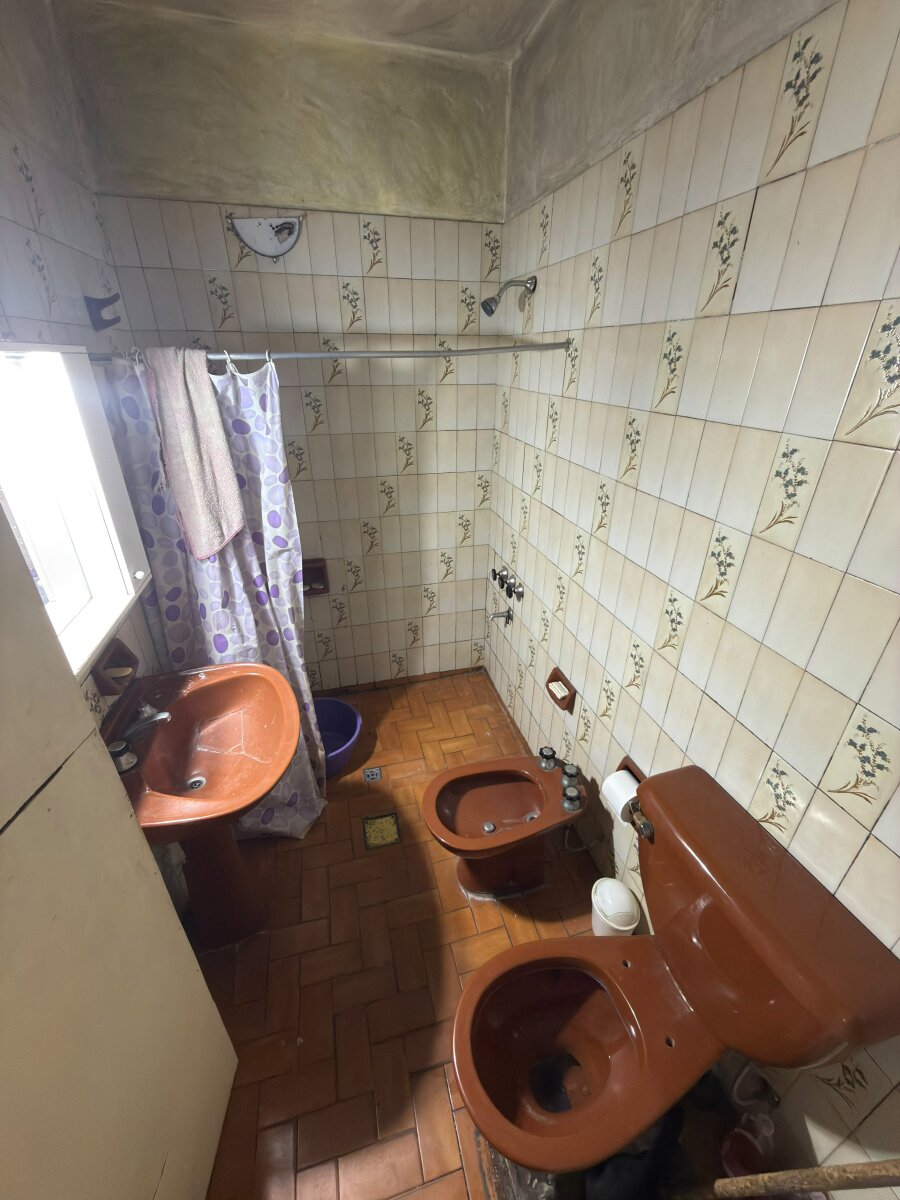 Casa de 2 dormitorios con local comercial y cochera — foto 7