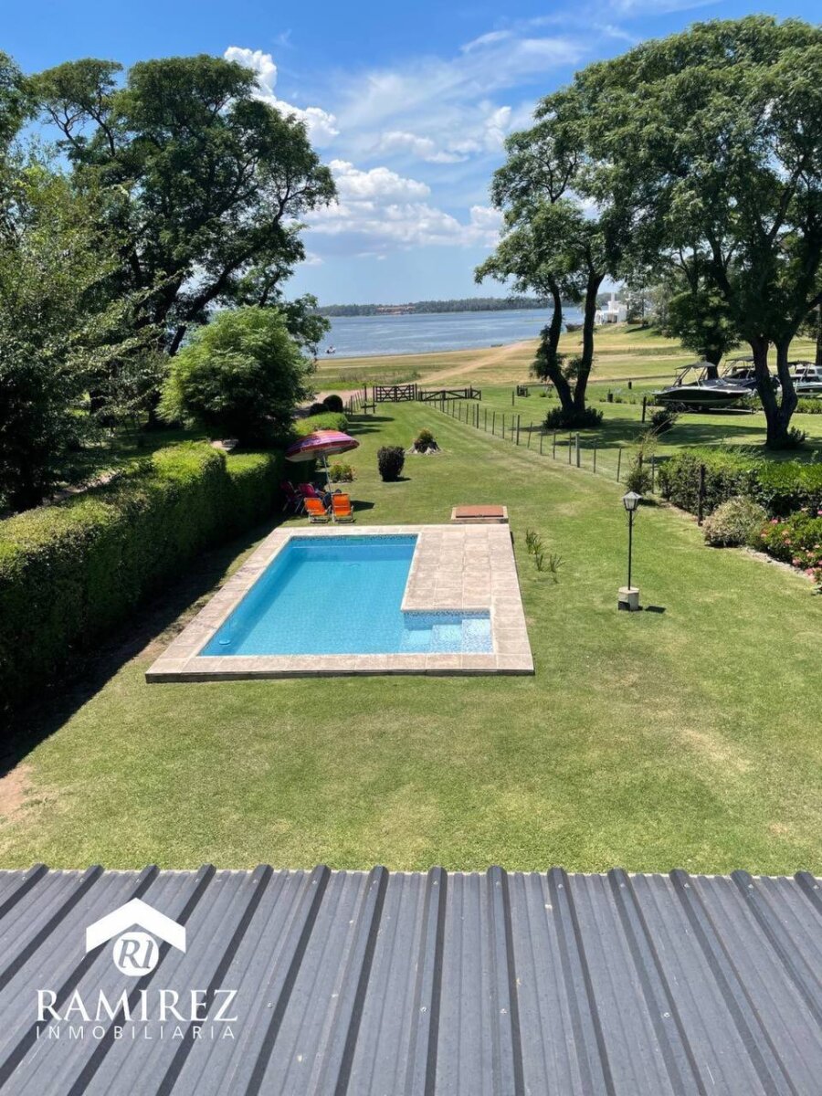 Casa en Villa del dique Con costa de Lago