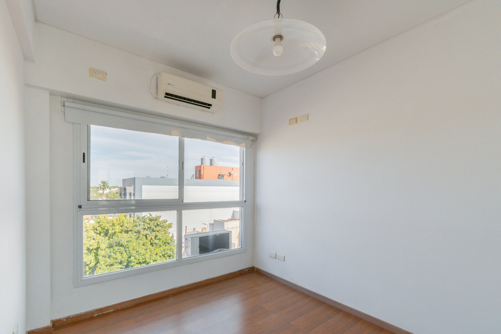 DEPARTAMENTO . CONTRAFRENTE . BALCÓN CON VISTA ABIERTA. COCHERA — foto 14