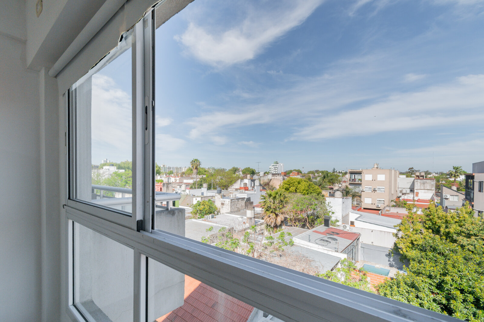 DEPARTAMENTO . CONTRAFRENTE . BALCÓN CON VISTA ABIERTA. COCHERA — foto 15