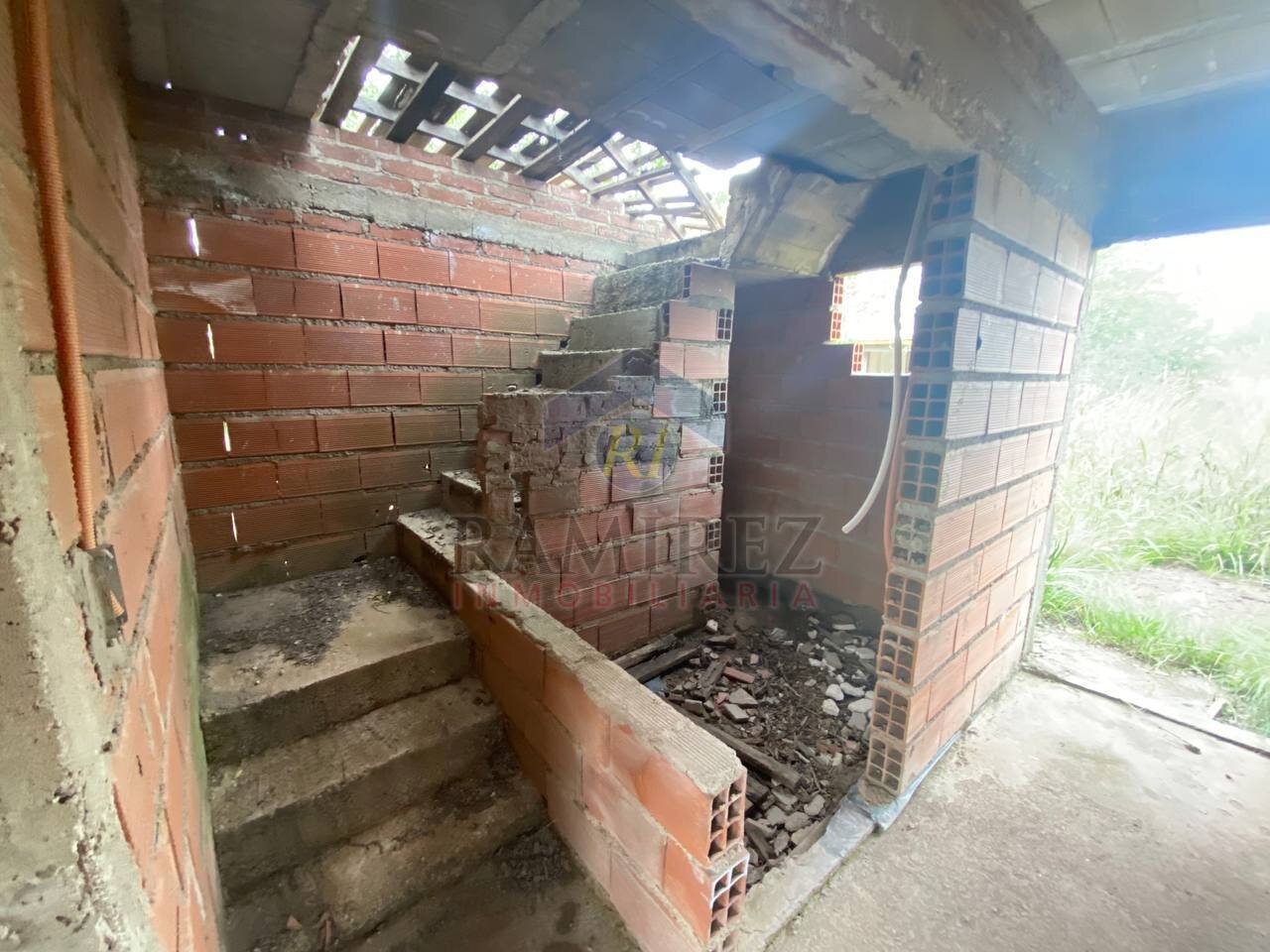 Casa a TERMINAR en villa del dique — foto 8