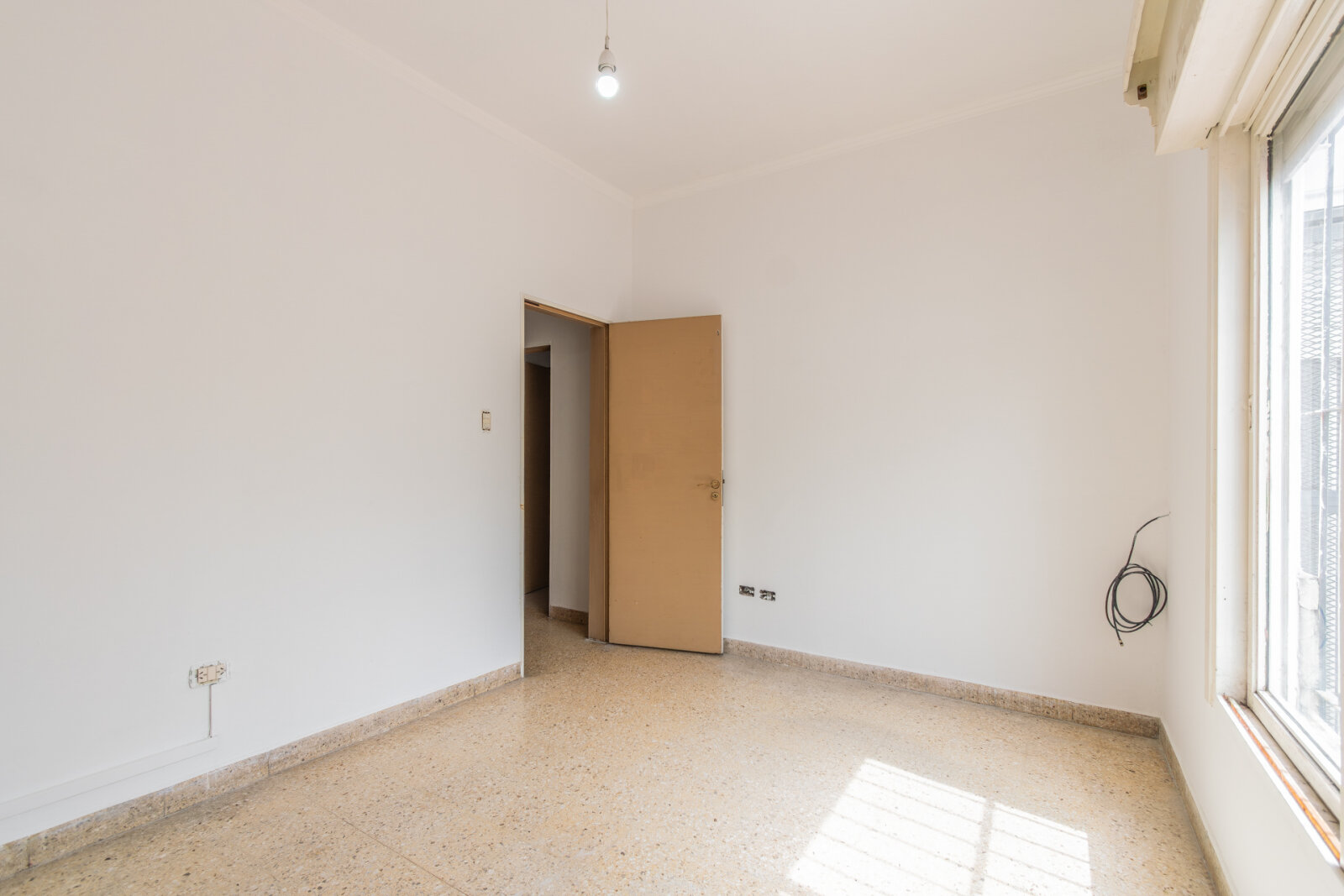 VENTA. CASA. 4 AMBIENTES. PILETA. QUINCHO. TALLER. QUILMES. - 17