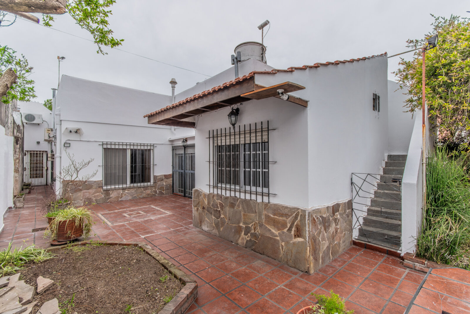 VENTA. CASA. 4 AMBIENTES. PILETA. QUINCHO. TALLER. QUILMES. - 43
