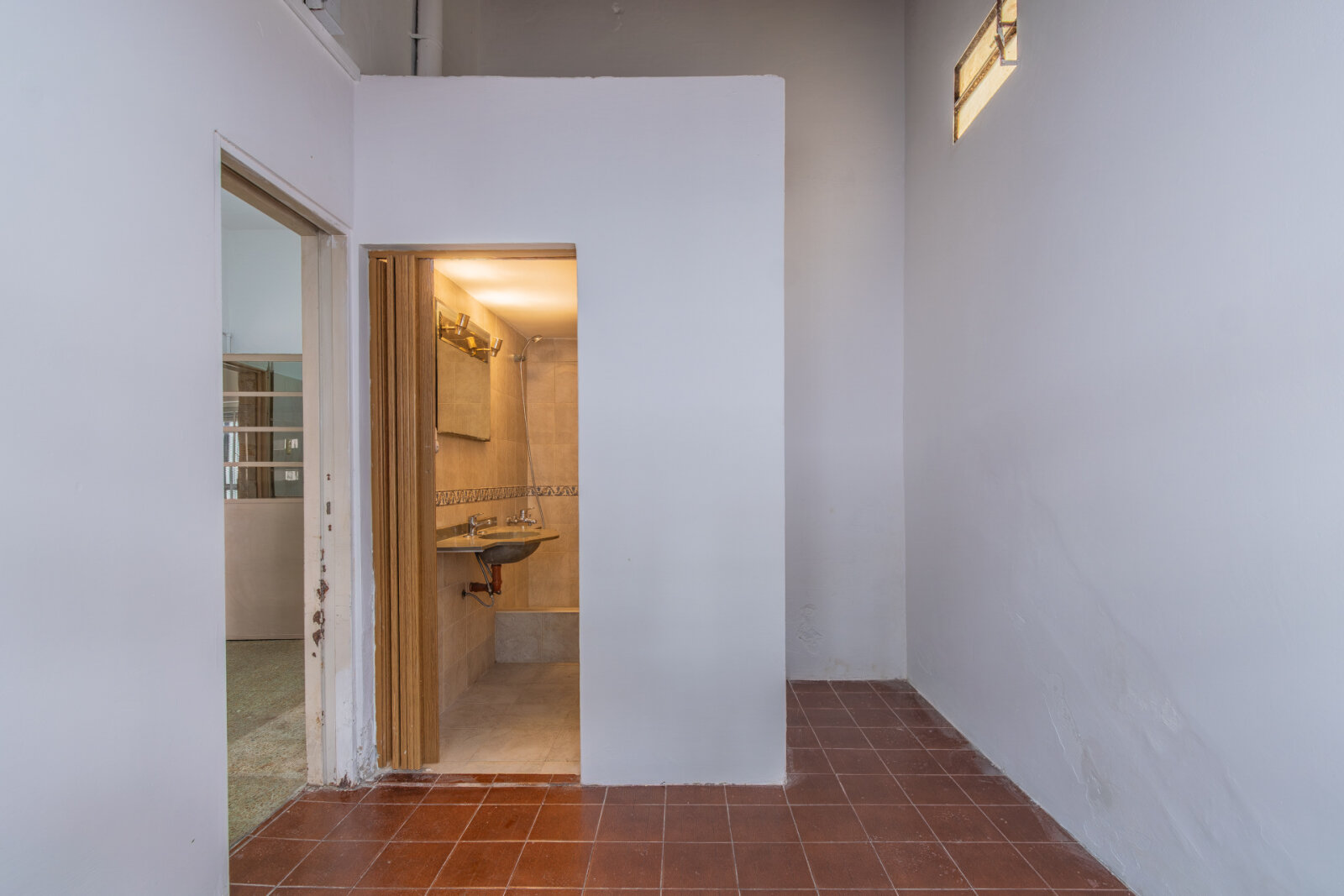 VENTA. CASA. 4 AMBIENTES. PILETA. QUINCHO. TALLER. QUILMES. - 24