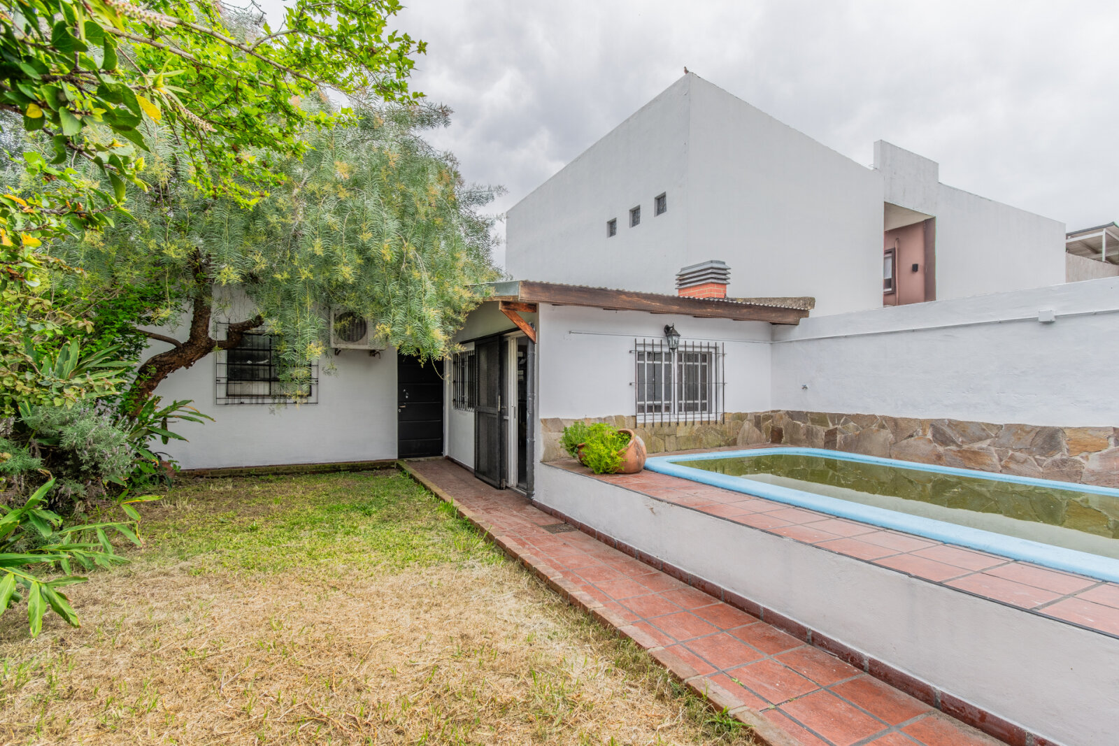 VENTA. CASA. 4 AMBIENTES. PILETA. QUINCHO. TALLER. QUILMES. - 29