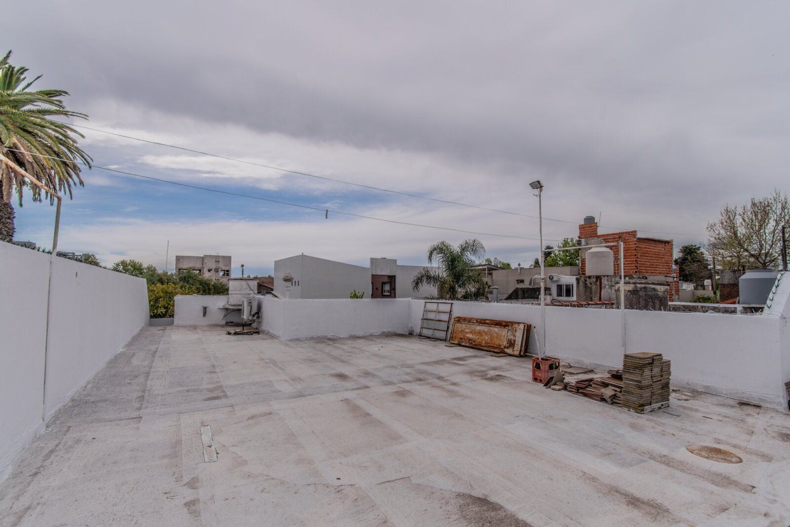VENTA. CASA. 4 AMBIENTES. PILETA. QUINCHO. TALLER. QUILMES. - 45