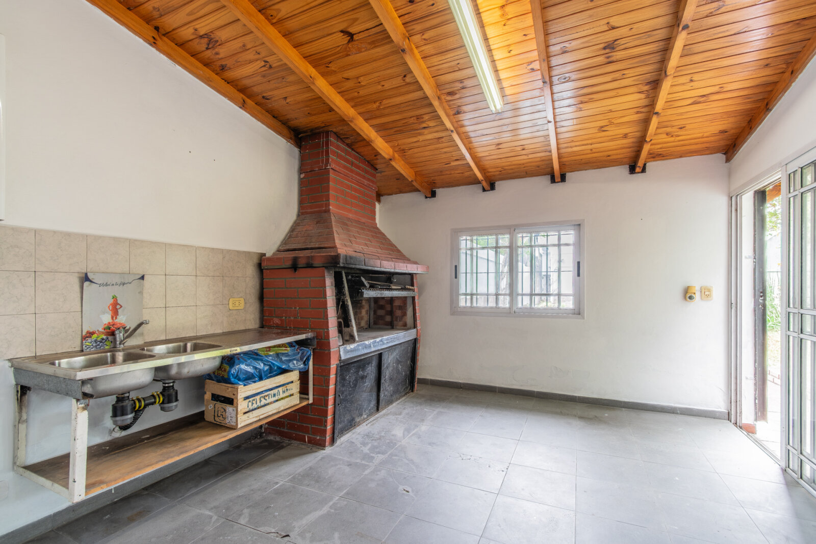 VENTA. CASA. 4 AMBIENTES. PILETA. QUINCHO. TALLER. QUILMES. - 32