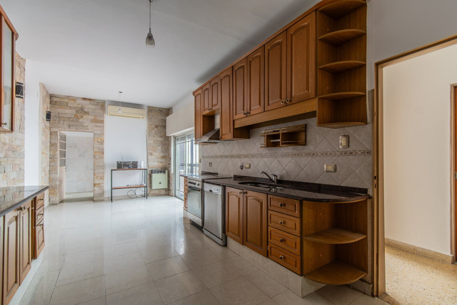 VENTA. CASA. 4 AMBIENTES. PILETA. QUINCHO. TALLER. QUILMES. — foto 6