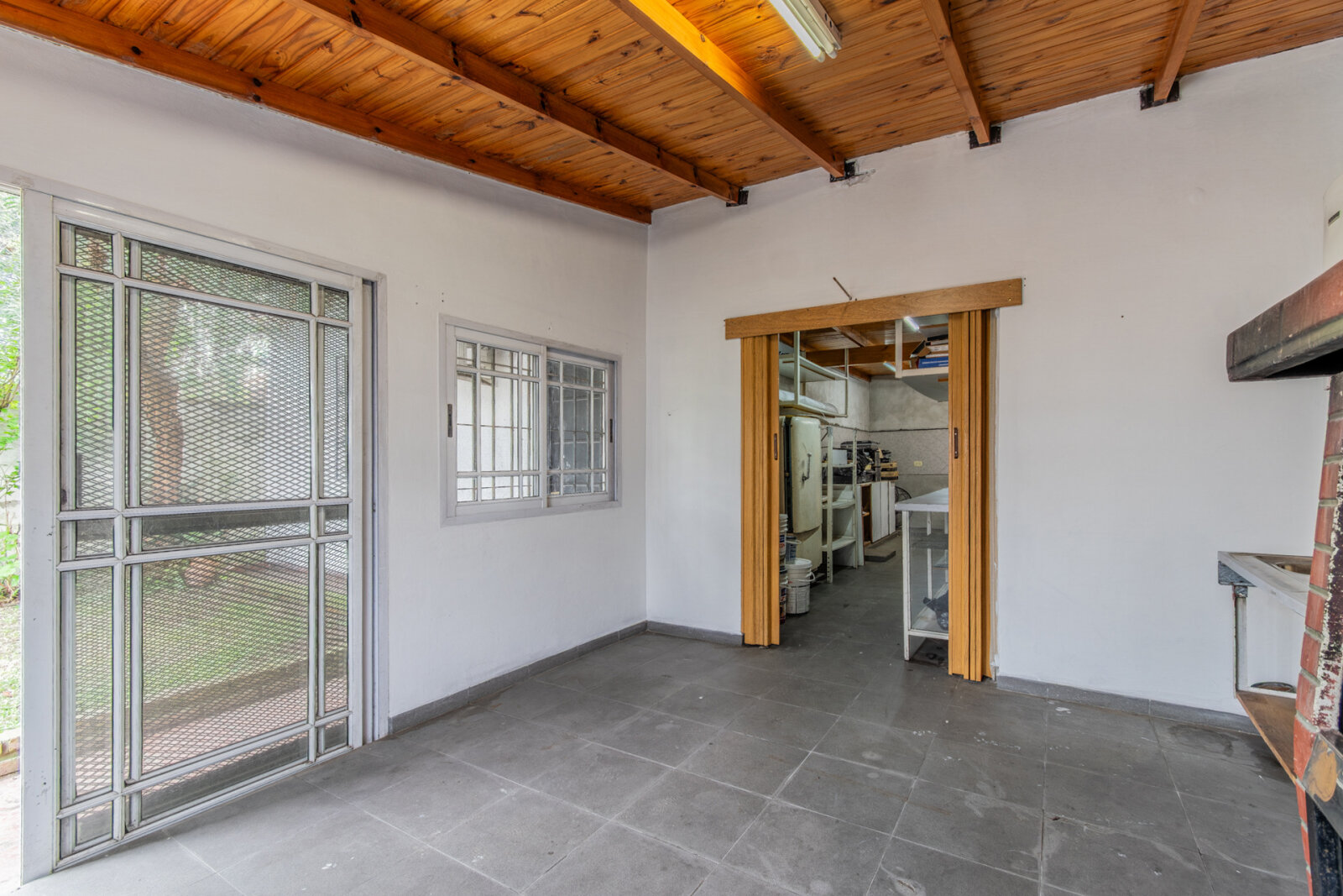 VENTA. CASA. 4 AMBIENTES. PILETA. QUINCHO. TALLER. QUILMES. - 34