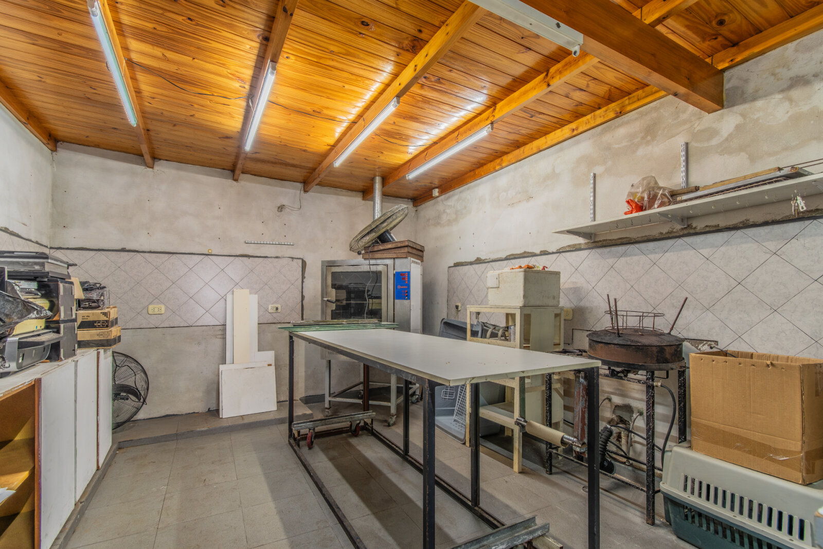 VENTA. CASA. 4 AMBIENTES. PILETA. QUINCHO. TALLER. QUILMES. - 38