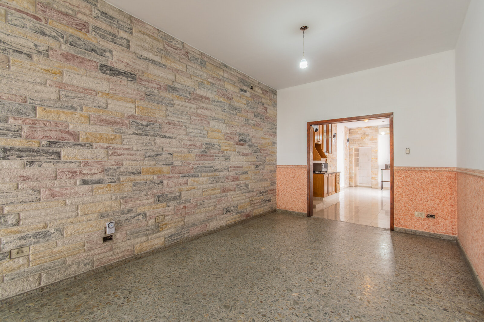 VENTA. CASA. 4 AMBIENTES. PILETA. QUINCHO. TALLER. QUILMES. — foto 4