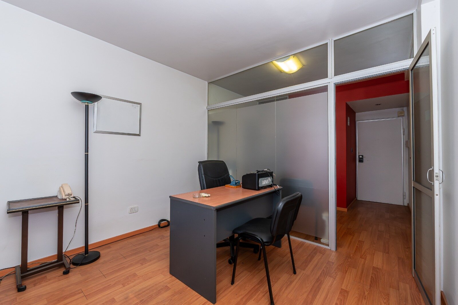 OFICINA ,U$S 37.000.-, TRIBUNALES/URUGUAY 200,IMPECABLE - 13