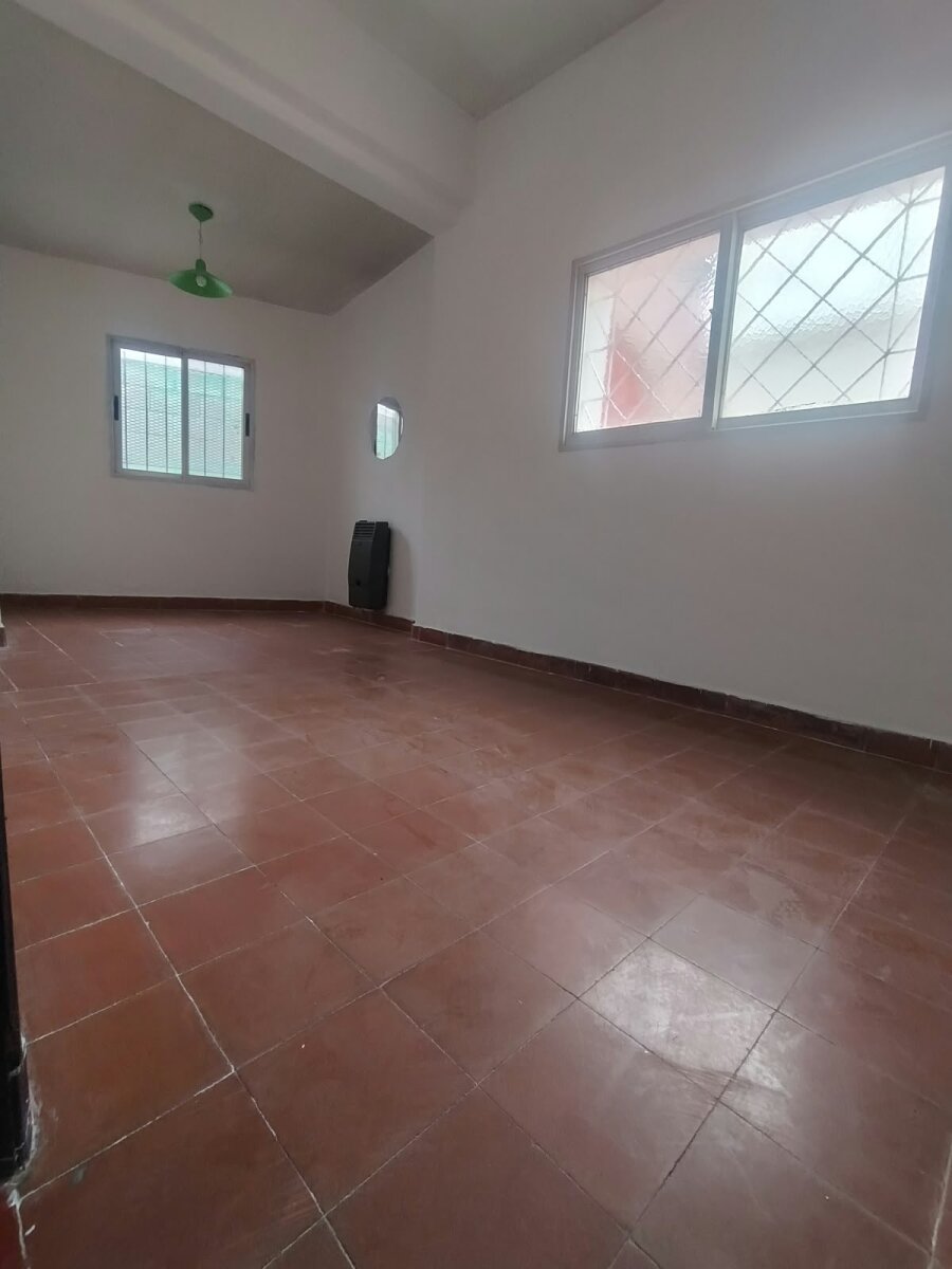 001 Casa tres dormitorios en Crisol Norte con cochera, patio y asador - 12